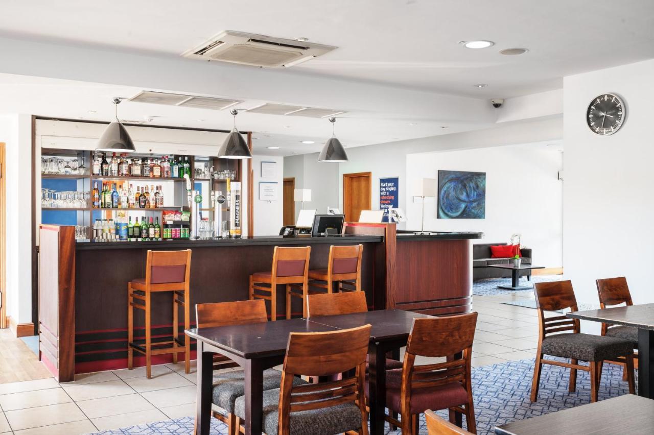 Holiday Inn Express Braintree By Ihg Luaran gambar