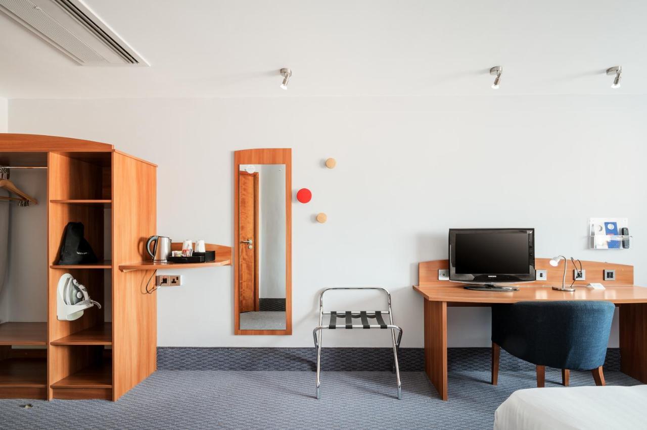 Holiday Inn Express Braintree By Ihg Luaran gambar